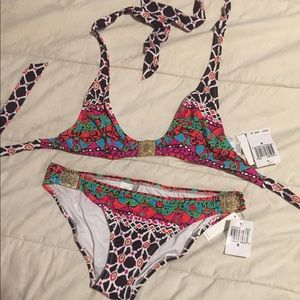 Trina Turk Swim - NWT Trina Turk top & bottom. Top Sz4 & bottom Sz6 Trina Turk Swim - NWT Trina Turk top & bottom. Top Sz4 & bottom Sz6